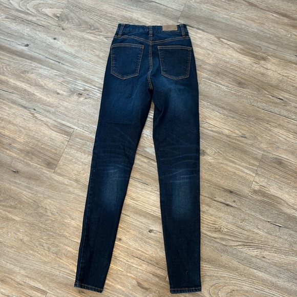 Bluenotes Denim - Picture 4 of 5